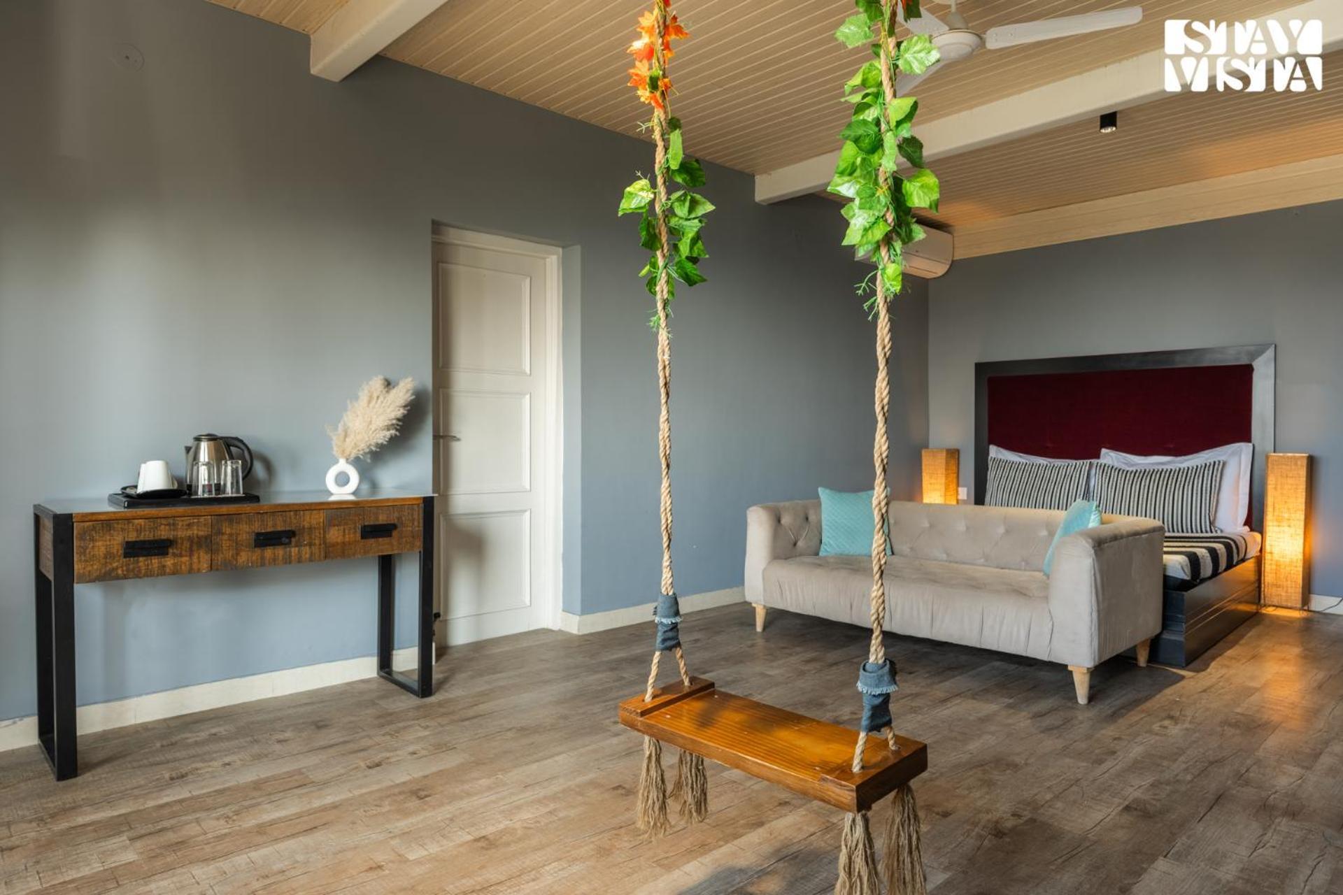 Stayvista At Serene With Outdoor Bonfire Barog المظهر الخارجي الصورة